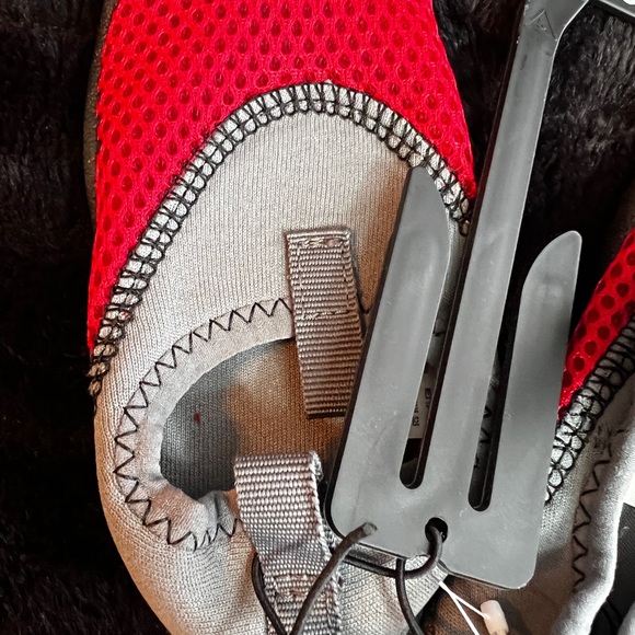 Wonder Nation Black and Red Mesh Water Shoes - Picture 3 of 6